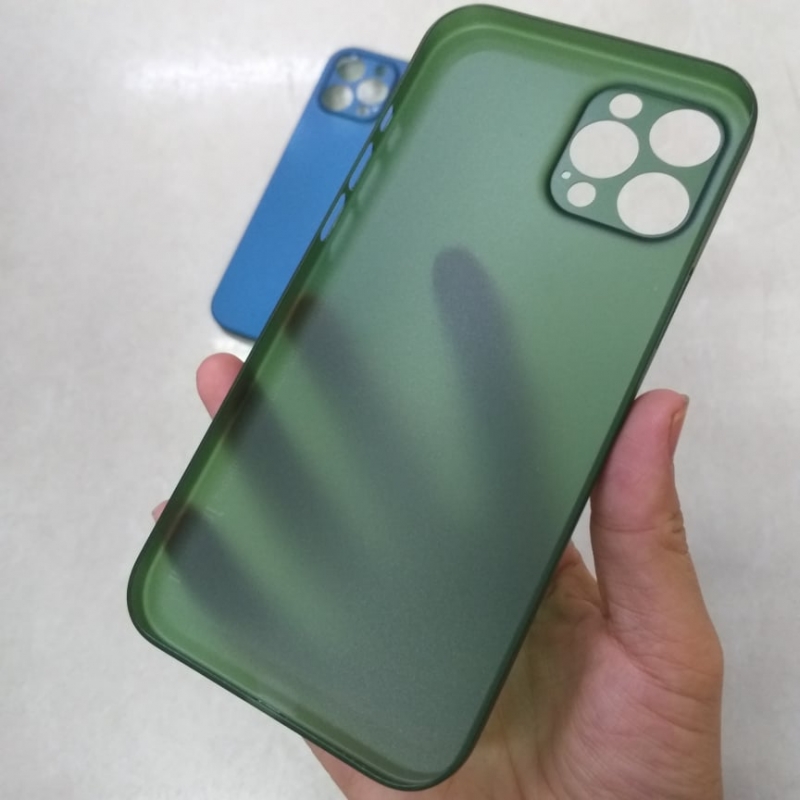 Ốp Lưng iPhone 12 Pro Hiệu Memumi Mỏng Dạng Nhám Mờ Cao Cấp được làm bằng silicon siêu dẻo nhám và mỏng có độ đàn hồi tốt, nhiều màu sắc mặt khác có khả năng chống trầy cầm nhẹ tay chắc chắn.